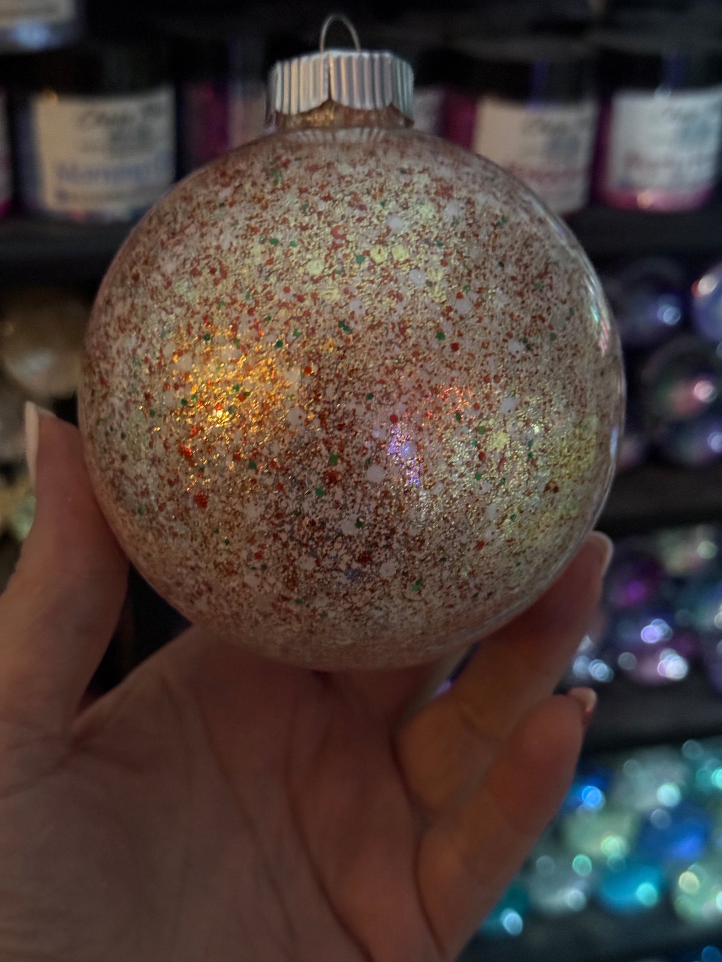 Classic christmas 4in ornament